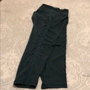 Wonder under LuluLemon legging w/side detail